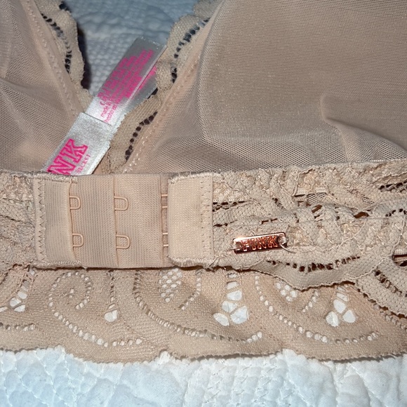 PINK Victoria’s Secret Lightly Lined Bra - Picture 3 of 6